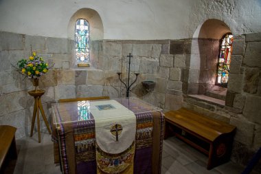 Edinburgh, İskoçya, Nisan 2017: Edinburgh Castle St Margaret's Chapel görünüm içinde