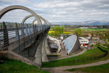Falkirk, İskoçya, Nisan 2017: Falkirk tekerlek tekne kaldıracı ile bir Keson su dolu 