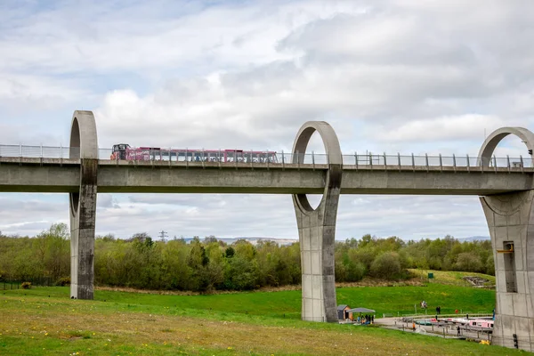 Paseos en ferry por el acueducto Falkirk Wheel —  Fotos de Stock