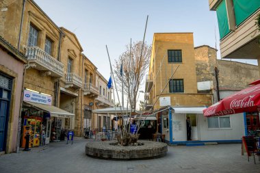 Lefkoşa, Kıbrıs, Şubat 2017: Sınır pasaport kontrol denetim noktası Kuzey ve Güney arasında