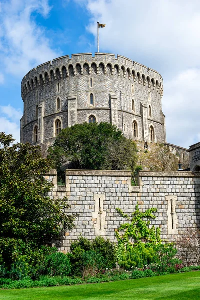 Windsor, İngiltere, Nisan 2017: Buckingham Sarayı ve Victoria Memorial modelleri Legoland rüzgarlar — Stok fotoğraf