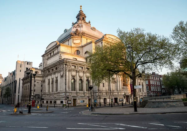 Londres, Inglaterra, abril de 2017: Edificio Metodista Central Hall en la ciudad de Westminster — Foto de Stock