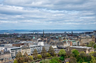 Edinburgh, İskoçya, Nisan 2017: Bir görünümden Esplanade Meydanı'na Edinburgh Castle