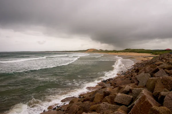 Une vue sur une plage de Fraserburgh et un littoral, nord-est de l'Écosse — Photo