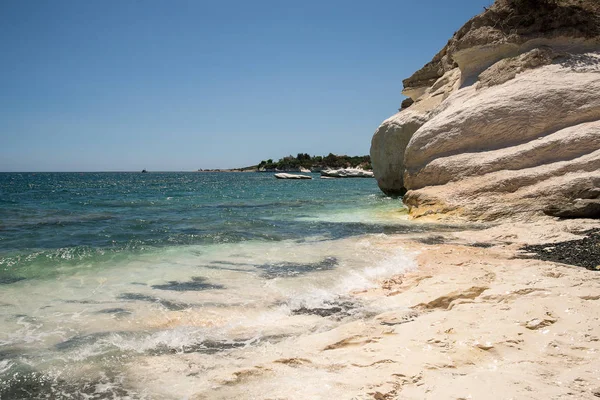 Pohled z Kalymnos beach do bay, Kypr — Stock fotografie