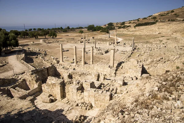 Een uitzicht op de ruïnes van Amathus stad met veel kolommen, Limassol — Stockfoto