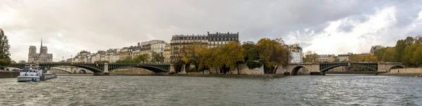 Παρίσι Cityscape Της Γέφυρας Pont Sully Πάνω Από Τον Ποταμό — Φωτογραφία Αρχείου