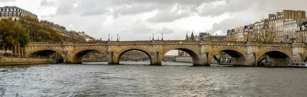 Pont Neuf Köprüsü Paris Şehir Manzarasının Manzaralı Kemerleri Seine Nehrinde — Stok fotoğraf