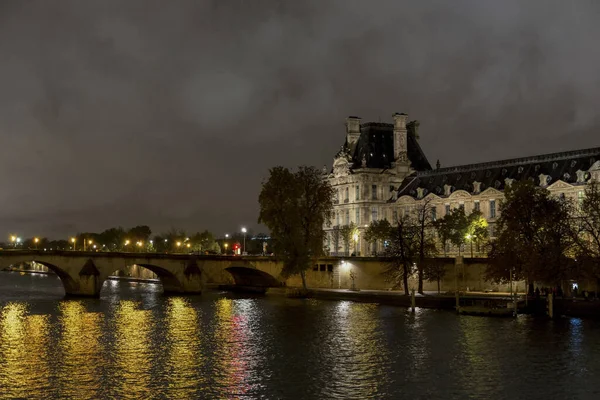 Pont Royal Köprüsü Yakınlarındaki Louvre Müzesi Nin Gece Manzarası Paris — Stok fotoğraf