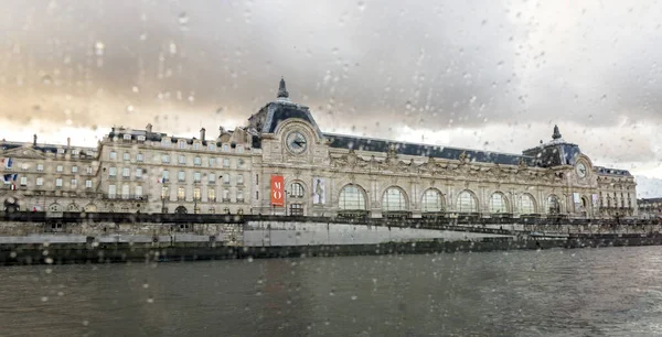 Vista Edificio Musee Orsay Desde Una Ventana Lluviosa Del Crucero — Foto de Stock