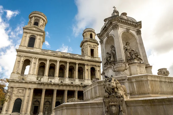 Een Schilderachtige Fontein Van Vier Bisschoppen Voor Saint Sulpice Kerk — Stockfoto