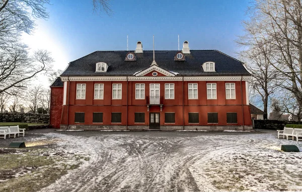 2017年12月 挪威斯塔万格一个园林中的历史上的莱德拉尔住宅和博物馆的立面 — 图库照片