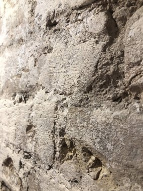 Tuğla duvar Kahverengi. Altın kahverengi tuğla işi. Duvarında kahverengi boya olan mimari bir nesne. tuğla duvar dokusu arkaplanı