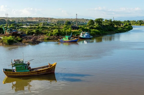 Village vietnamien traditionnel de pêcheurs — Photo