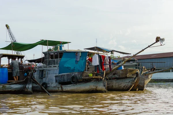 Mercado de saqueos en el río Mekong — Foto de Stock