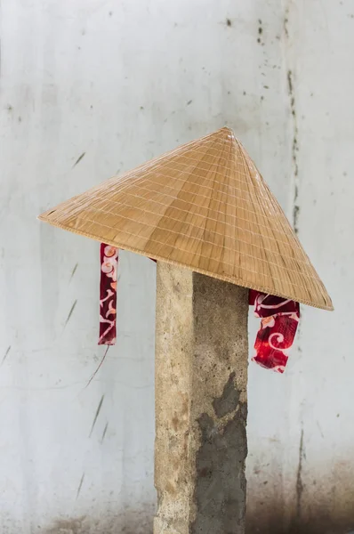 Vietnamský kuželovitý klobouk — Stock fotografie