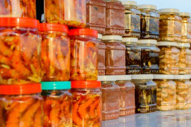 Cam kutular turşu karides