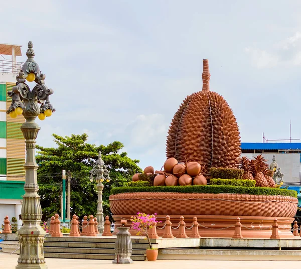 Big durian monument — Stockfoto