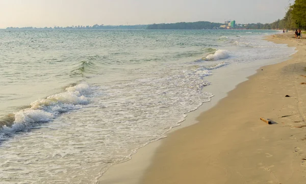 Deniz kıyısında Sihanoukville Beach