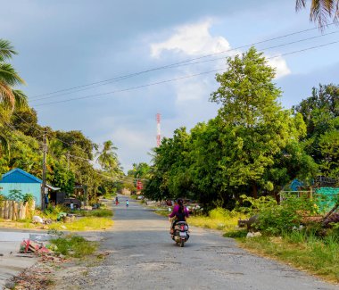 Sihanoukville, Kamboçya'da sokak.