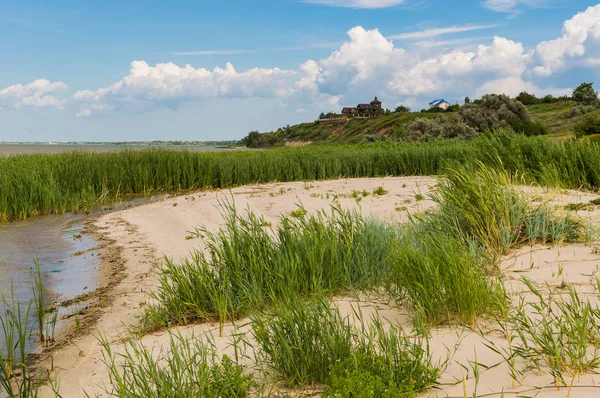 Meereslandschaft. Gelände an der Küste des Azov-Meeres im Gebiet Rostow — Stockfoto