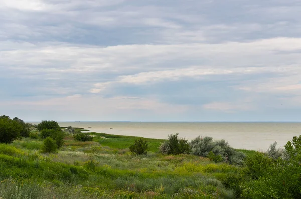 Meereslandschaft. Gelände an der Küste des Azov-Meeres im Gebiet Rostow — Stockfoto