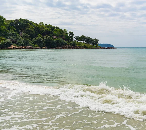 Deniz kıyısında Sihanoukville Beach