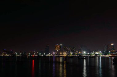 Pattaya şehir deniz spor hakkında ünlü ve Tayland gece hayatı eğlence.