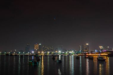 Pattaya şehir deniz spor hakkında ünlü ve Tayland gece hayatı eğlence.