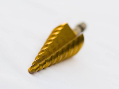 Konik matkap titanyum matkap delik kesici Hss çelik adım gem. Düşük alan derinliği ile seçici odak