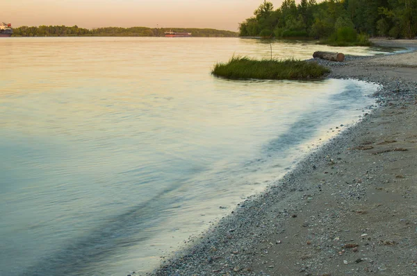 Sonnenaufgang über dem Fluss. Fluss nicht. Gebiet Rostow. — Stockfoto