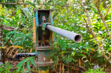 Mavi su basıncı pompa sütun kuyudan su temini için