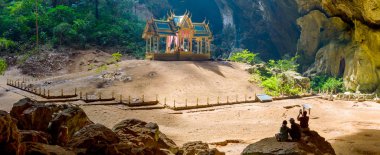 Phraya Nakhon mağara. Khao Sam ROI Yot Milli Parkı Tayland