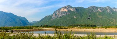 Nehirler ve tepeler Khao Sam ROI Yot Milli Parkı'nda hua hin Tayland güneyinde ile manzara