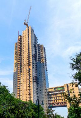 Pattaya Vinçli gökdelen Office Tower yapım aşamasında
