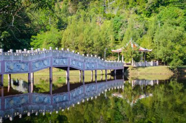 öğleden sonra refleks su tropikal bölgede gölde pavilion Tayland ile