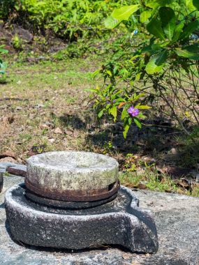 Antik tava ya da teneke kalaylı dökümler kullanılan aygıt