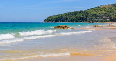 Berrak Denizi güzel dalgalar