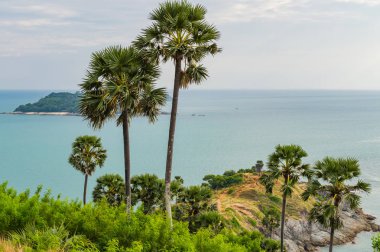 Phromthep cape bakış açısıyla günbatımı gökyüzü Phuket, Tayland