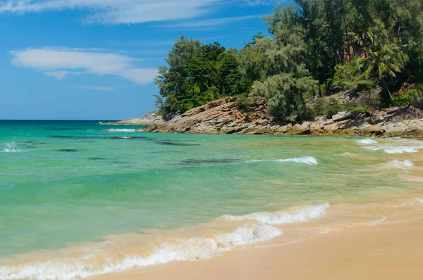 Naithon beach na wyspie Phuket, Tajlandia — Zdjęcie stockowe