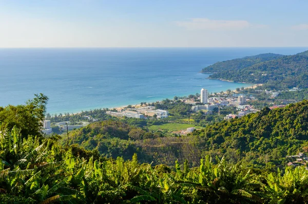 Panoramik şehir Patong ve plaj. Phuket, Tayland