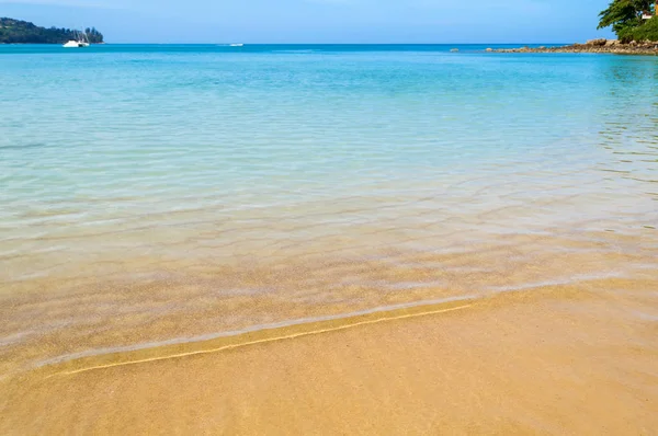 Pláž Nai Harn i v Phuket Thajsko — Stock fotografie