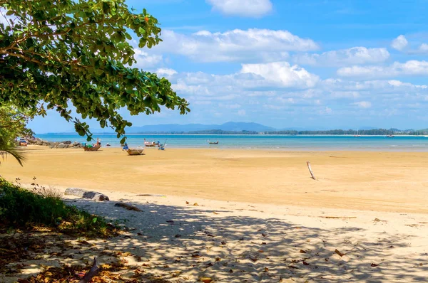 Playa tropical en Tailandia — Foto de Stock