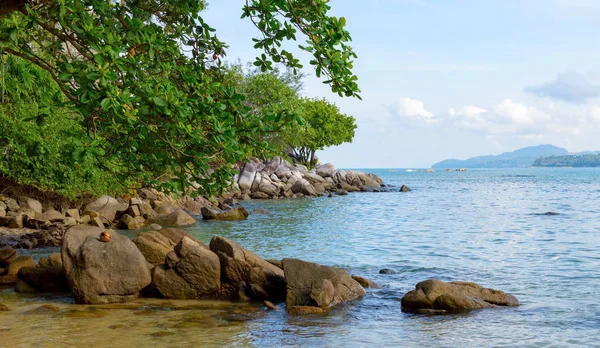 Malá klidná Hua beach na ostrově Phuket — Stock fotografie