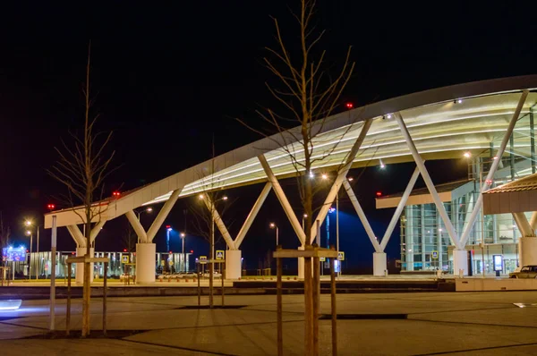 Rostov em Don, Rússia - 12 de dezembro de 2017: Aeroporto Internacional de Platov exterior do edifício — Fotografia de Stock