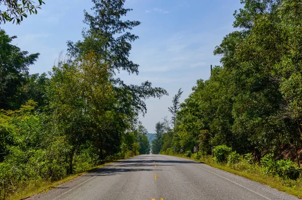 Asphalt straight road in the countryside of Thailand — Stock Photo, Image