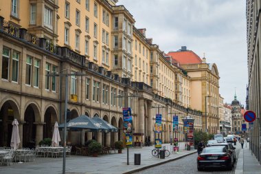 Dresden, Almanya - 22 Eylül 2013: Dresden eski kasaba sokağa