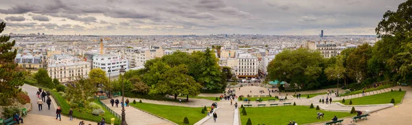 Paris panoramablick auf die stadt vom berg monmartre. Frankreich, Paris, 6. Oktober 2014 — Stockfoto