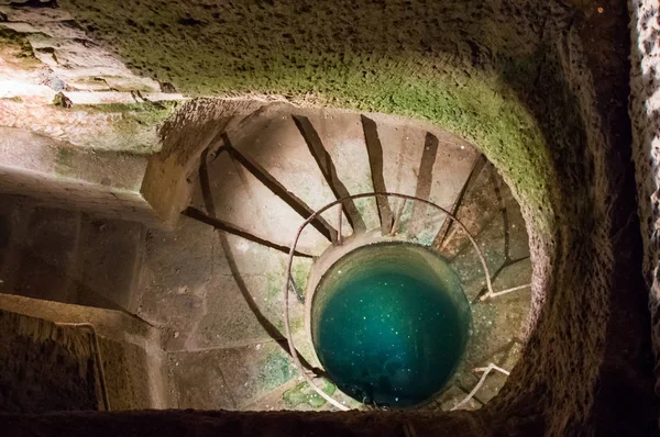 Katakomberna i Paris, Frankrike. De är underjordiska ossuaries och turistattraktioner. Frankrike, Paris, 07 oktober 2014 — Stockfoto