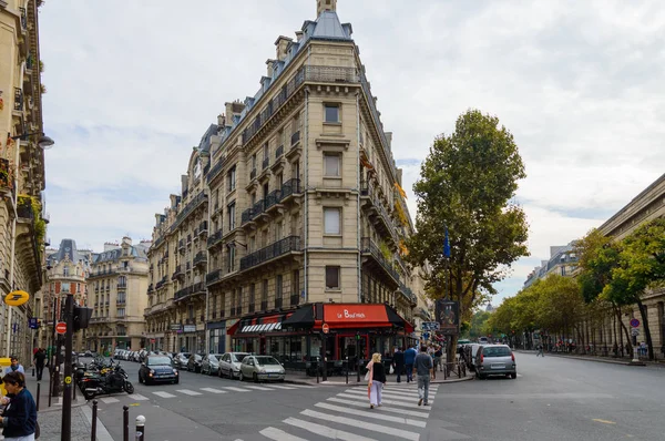 Typická francouzská architektura fasády, 04 Říjen 2014, Paříž, Francie — Stock fotografie